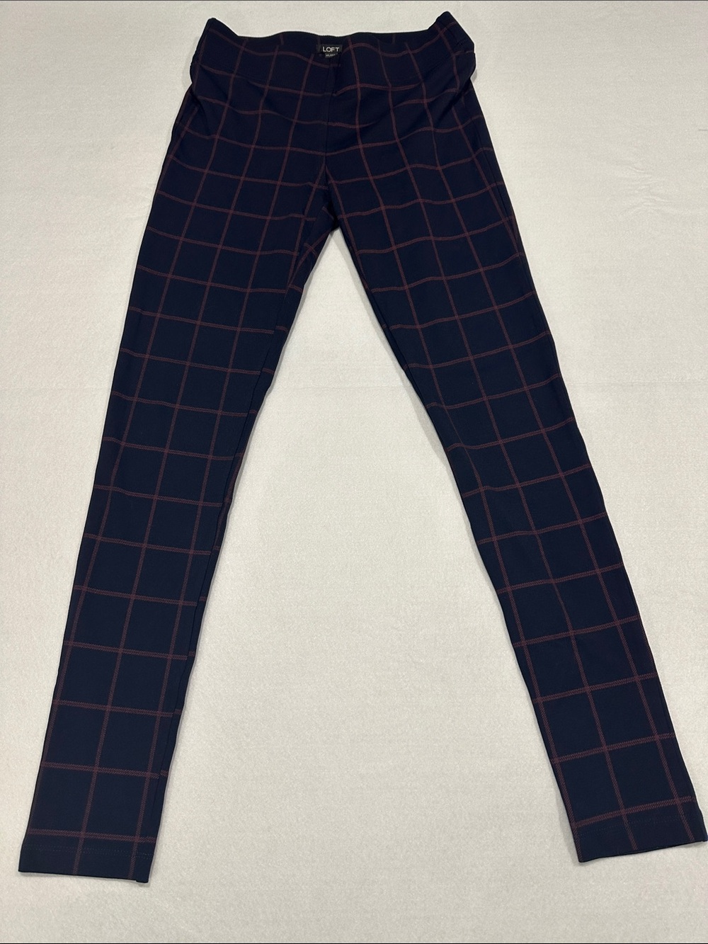 LOFT Thick Navy/Burgundy Plaid Leggings, Size Medium Tall